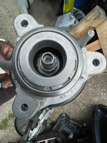 BMW F97 X3M 2025 front passenger  side Suspension

Bmw x3m  2025 passenger leg

Bmw x4m 2025 passenger leg

11577210,

8067505

22205500

bmw part

bmw parts

bmw x3m

bmw x4m