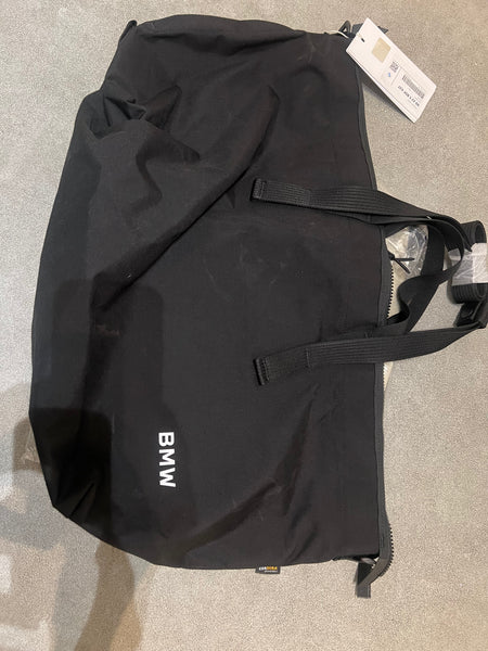 Bmw duffle bag 

bmw word mark logo duffle bag 

NEW BMW WORDMARK LOGO DUFFLE CARGO BAG IN BLACK

80225B5F637

5b5f637