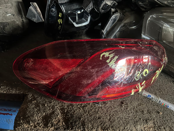 Bmw X6 2021 G06 passenger side backlight

bmw G06 passenger side back light

H3744227315. 
There is a scratch on the lens

please observe pictures