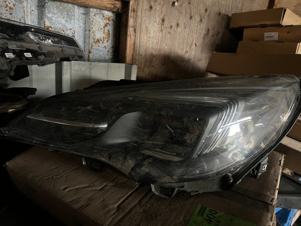 VAUXHALL ASTRA 2020 MK7 K FACELIFT PASSENGER side  LED HEADLIGHT

39195690

vauxhall Astra 2020 headlight