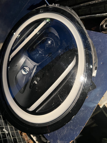 MINI COOPER SE 2024 CLASSIC MK5 passenger side Headlight 
Hi
4121137XNY02A

mini  cooper F67 headlight 

Mini Cooper headlight