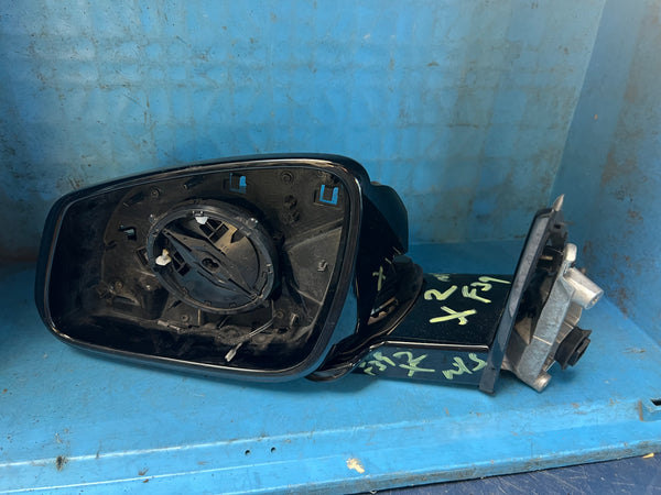 BMW X2  2021 F39  passenger side Electric folding memory mirror 5pins

7420241

Bmw X2 passenger side wing mirror 

5 pins 

Bmw part

Bmw parts 

bmw mirror 

for parts 

please observe all pictures