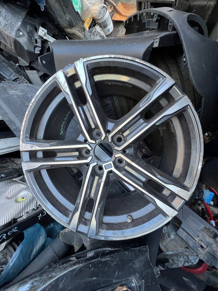 Bmw alloy wheels 

bmw alloy wheel 

bmw part

bmw parts 

8092352

      Bmw 1 Series 2020 F40 alloy

Bmw 2 Series F44 18" 819  1 single Alloy wheel   8Jx18 needs refurbishment

 Observe all pictures please 


       Bmw 1 series  single f40 Alloy wheel