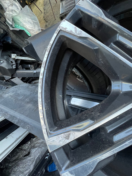 Bmw alloy wheels 

bmw alloy wheel 

bmw part

bmw parts 

8092352

      Bmw 1 Series 2020 F40 alloy

Bmw 2 Series F44 18" 819  1 single Alloy wheel   8Jx18 needs refurbishment

 Observe all pictures please 


       Bmw 1 series  single f40 Alloy wheel