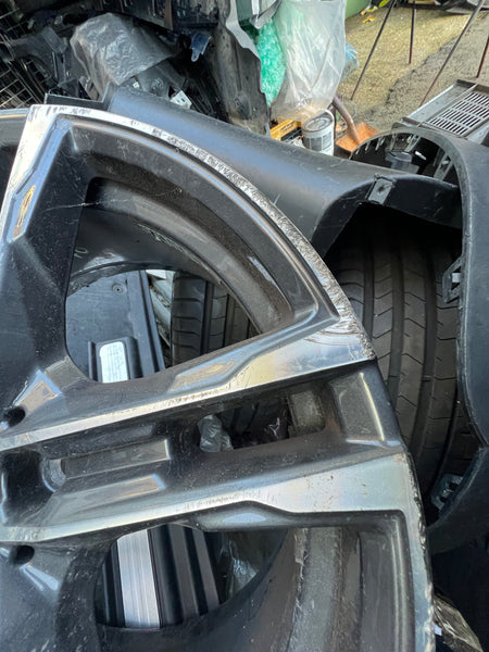 Bmw alloy wheels 

bmw alloy wheel 

bmw part

bmw parts 

8092352

      Bmw 1 Series 2020 F40 alloy

Bmw 2 Series F44 18" 819  1 single Alloy wheel   8Jx18 needs refurbishment

 Observe all pictures please 


       Bmw 1 series  single f40 Alloy wheel