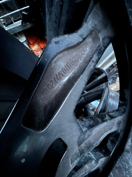 BMW I4 2024 M4 4 SERIES G26 DIAMOND CUT front ALLOY WHEEL RIM

8.5Jx19 H2

8089227

Bmw i4 2024 front alloy wheel 

Bmw i4 alloy wheel  

bmw part

bmw parts  

bmw alloy wheels