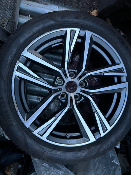 BMW i4 2024 G26 GRAND COUPE 1 single front alloy wheel  18 inch  853

GENUINE 8.5X18 ET36

6896768 

5A1E212 

bmw i4 alloy wheel

bmw alloy wheel 

bmw part

bmw parts
