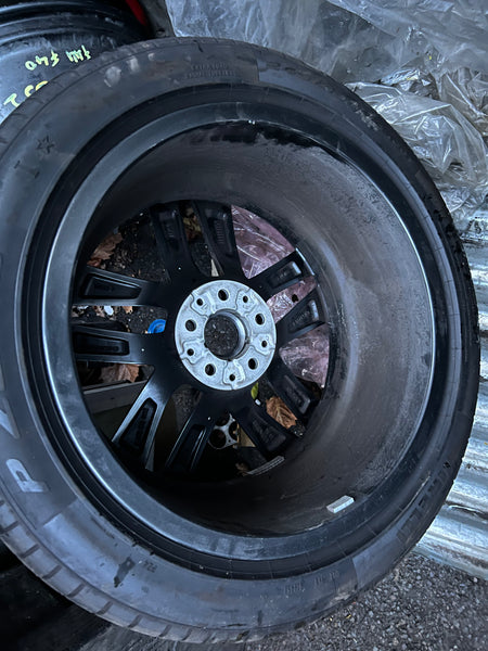 BMW i4 2024 G26 GRAND COUPE 1 single front alloy wheel  18 inch  853

GENUINE 8.5X18 ET36

6896768 

5A1E212 

bmw i4 alloy wheel

bmw alloy wheel 

bmw part

bmw parts