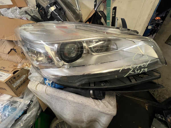 90021745

FORD KUGA 2016 Mk2 Drivers side Xenon Headlight