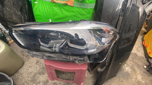 BMW X5 G05 2020  PASSENGER SIDE FULL LED HEADLIGHT

  9481781

 Bmw X6 2020 G05 passenger side led headlight.

no modules