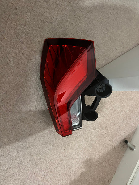 658 945 096: 
Skoda kamiq 2022 Passenger side rear back light

 Rear light for Skoda KAMIQ (NW4)

* Original Number 658 945 096
* Article Number: A_0031_DZ20075
* Brand: Skoda