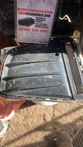 51118078617 
BMW i4  2023  G26 M50  passenger side fog light cover
8078617