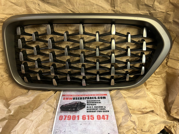 BMW X2 2023 F39 Front bumper upper radiator grill 9465858

9891784