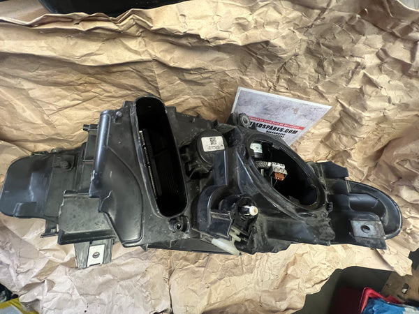 BMW 3 Series 2017 F30 PASSENGER SIDE HEADLIGHT 63117338703  7338703 Bmw part bmw light bmw parts bmw headlight
