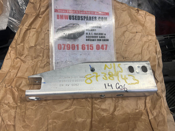 BMW i4 2024 G26 passenger side HEADLIGHT SUPPORT BRACKET
8738943

bmw i4

bmw g26

bmw bracket

bmw light bracket 

bmw part

bmw parts

bmw recycle parts