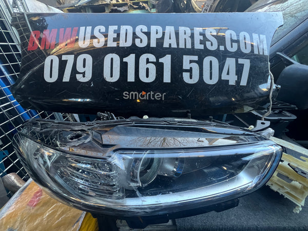 FORD MONDEO 2016  MK5 driver side HEADLIGHT DS73-13W029-FA 

Hole in the light please observe pictures 

ford light 

ford part

Ford mondeo parts