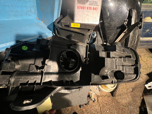 BMW 1 SERIES 2024 F40  DRIVERS side LED HEAD LIGHT LAMP 

Bmw f40 headlight 

bmw 1 series headlight 

bmw light

bmw headlight

9482810

63119482810