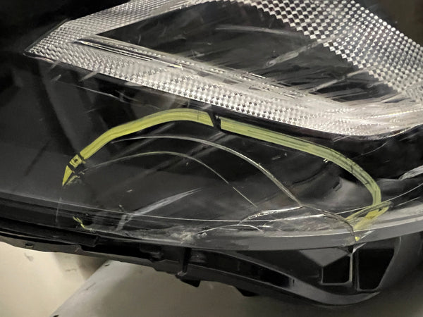 8082658
 Bmw M5 2020 passenger side headlight 

BMW 5 SERIES 2020 M5 F90 G30 LCI Driver side LED HEADLIGHT SHADOW LINE 

BMW 5 SERIES M5 F90 G30 LCI LED HEADLIGHT SHADOW LINE RIGHT DRIVER 8082658 2022

This light is scuffed 

please observe all pictures