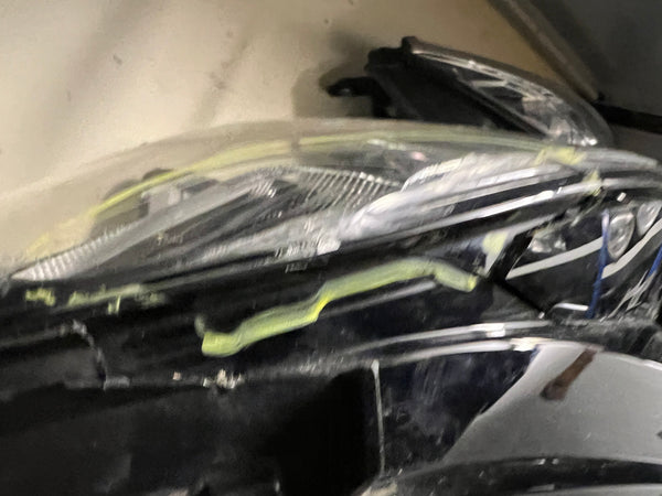 8082658
 Bmw M5 2020 passenger side headlight 

BMW 5 SERIES 2020 M5 F90 G30 LCI Driver side LED HEADLIGHT SHADOW LINE 

BMW 5 SERIES M5 F90 G30 LCI LED HEADLIGHT SHADOW LINE RIGHT DRIVER 8082658 2022

This light is scuffed 

please observe all pictures