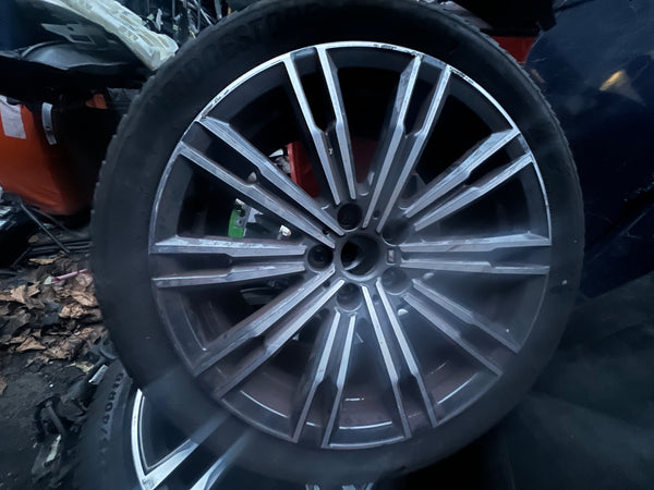 8089891  BMW 3 SERIES  2023 G20 G21 GENUINE 18" one single REAR ALLOY WHEEL 8j18