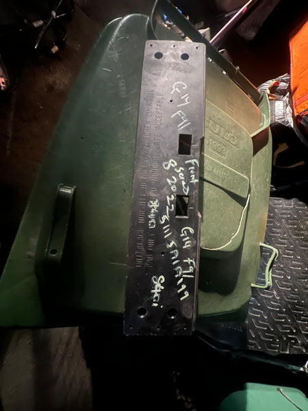 BMW 8 Cabrio G14, F91 Front Number Holder 51115A1A199 5A1A199