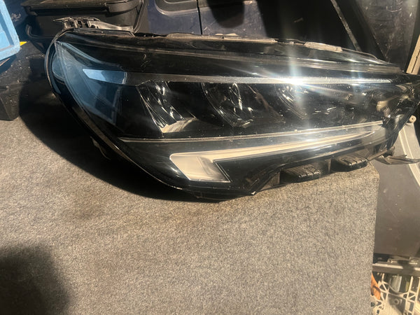 39162656 VAUXHALL CORSA F  2024  DRIVER SIDE LED HEADLIGHT

clips broken 

please observe all pictures 

vauxhall light

Vauxhall corsa headlight