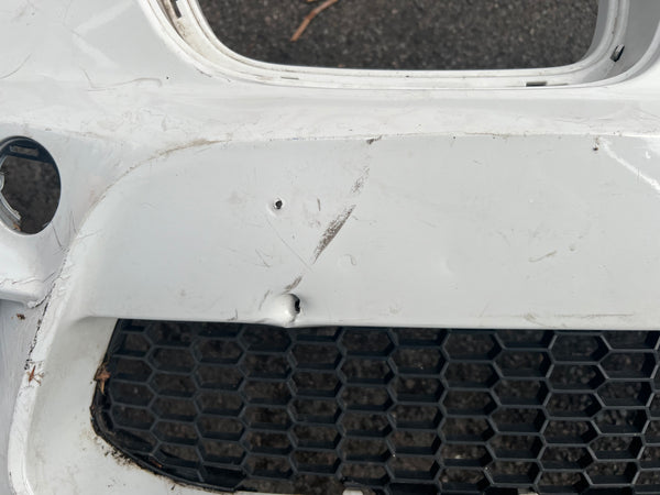 BMW M2 Competition F87 front bumper 

This bumper needs repair 

observe all pictures please 

51118062177

8062177
