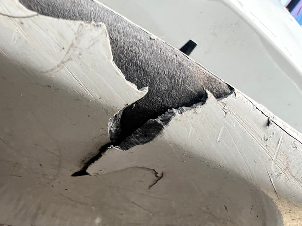 BMW M2 Competition F87 front bumper 

This bumper needs repair 

observe all pictures please 

51118062177

8062177