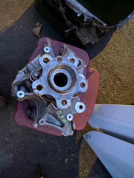 BMW 4 Series 2022 G22  Driver side rear Hub

Bmw G23 G24 G26 driver side REAR WHEEL KNUCKLE

6892522

6884694

BMW Rear Right Steering Swing Arm Base 4 Series G22 2020-23 6892522 OEM