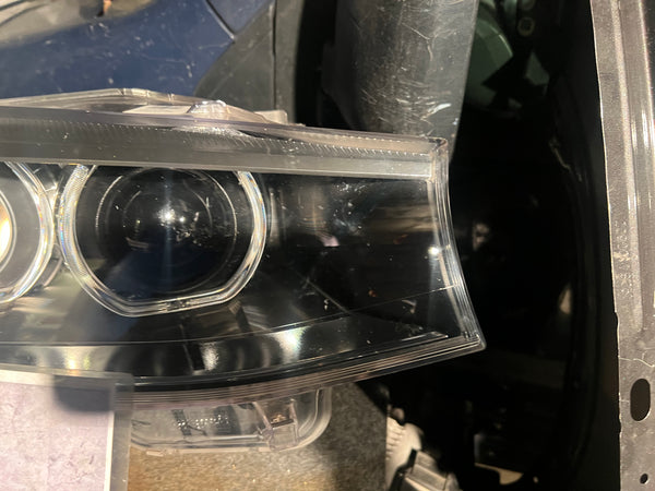Bmw X3 2018 f25  Driver side Xenon headlight  

7460640

7248266

Bmw x3 headlight

bnw f25 headlight 

bmw part

bmw headlight