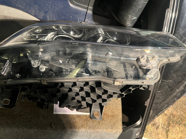 Bmw X3 2018 f25  Driver side Xenon headlight  

7460640

7248266

Bmw x3 headlight

bnw f25 headlight 

bmw part

bmw headlight