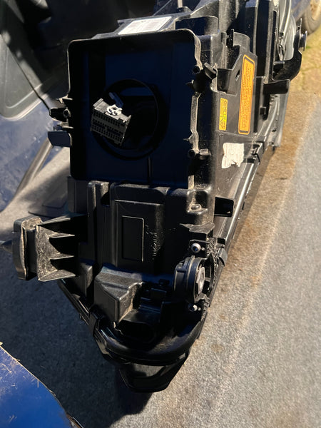 Bmw part

BMW X5 2021 G05 passenger side laser headlight 

 X6 M50 G06 PASSENGER SIDE LASER HEADLIGHT 

9481791 03