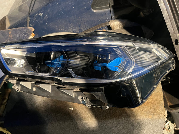 Bmw part

BMW X5 2021 G05 passenger side laser headlight 

 X6 M50 G06 PASSENGER SIDE LASER HEADLIGHT 

9481791 03