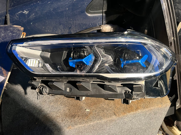 Bmw part

BMW X5 2021 G05 passenger side laser headlight 

 X6 M50 G06 PASSENGER SIDE LASER HEADLIGHT 

9481791 03