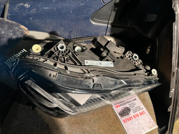 8083638

Bmw M2 2023 G42  driver side adaptive Led headlight 8083638 

12167220007-12

12167220007

Bmw M2 headlight 

bmwm2 light

bmw G42 headlight 

baroness bmw