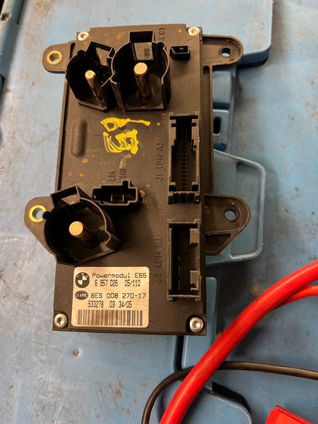 BMW 7 series 2005 E65 E66 E67 Power Distribution Unit

6957026

2005774