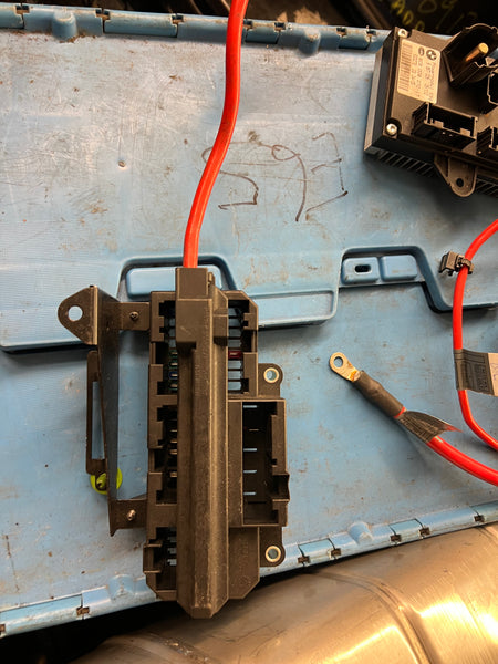 BMW 7 series 2006 E65 E66 POWER DISTRIBUTION RELAY FUSE BOX FUSEBOX JUNCTION CABLE 6900583