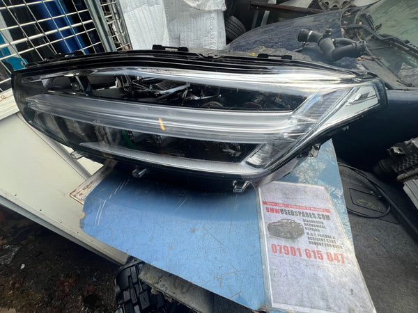 31655723

VOLVO XC90 2023 Passenger side headlight 

Mid