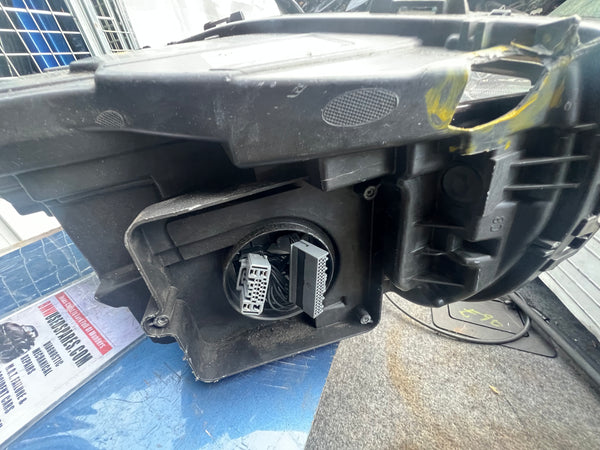 31655723

VOLVO XC90 2023 Passenger side headlight 

Mid