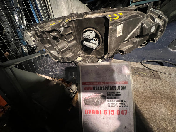 32342470

VOLVO XC90 2023 Passenger side headlight 
clips broken 


please observe all pictures