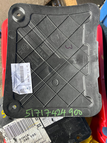 BMW X5 G05 FRONT LEFT OIL COOLER COVER 51717424900

7424900

ORIGINAL