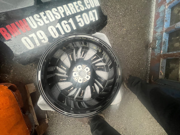 BMW i8 2020 Driver side front Single Alloy wheel 

20 inch  625 Style

6862895 

Genuine

36116862895 o
