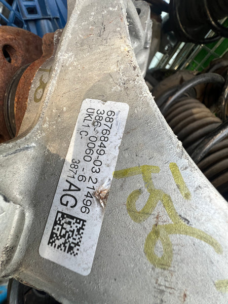 6876849
  MINI COOPER 2022 F56 EV  passenger side front shock and HUB LEG  top mount and spring missing 

6888141