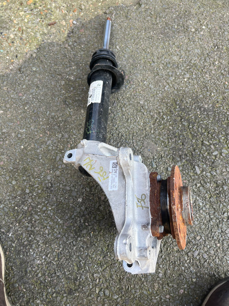 6876849
  MINI COOPER 2022 F56 EV  passenger side front shock and HUB LEG  top mount and spring missing 

6888141