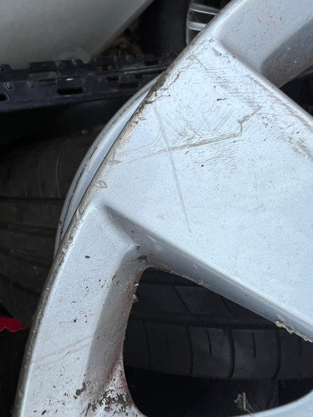 5K0601025S

VOLKSWAGEN GOLF 1X16" 5K1, AJ5 (MKVI) SINGLE ALLOY WHEEL

16" VW GOLF GENUINE ALLOY WHEEL