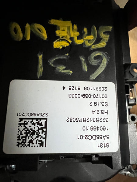 BMW 2 series 2025 F44 gear selector

5A7E010    BMW 1 F40 2023 gear selector shifter 5A7E010 AUA196132