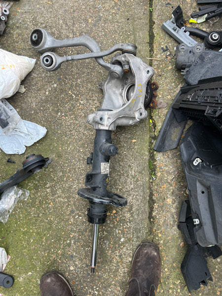 6886947


BMW ix3 2024 G08 Front left hub and shocker adaptive 6898155