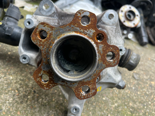 6886947


BMW ix3 2024 G08 Front left hub and shocker adaptive 6898155