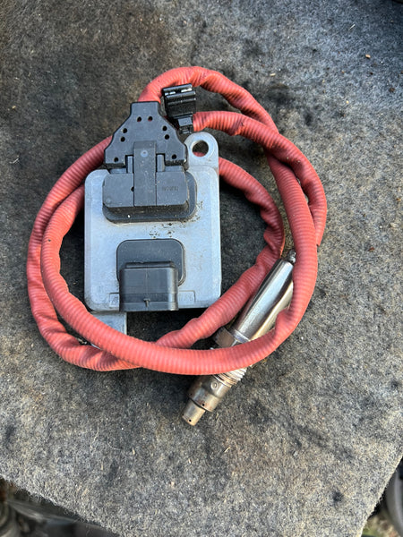 BMW 5 Series 2017 GT F07 Oxygen Lambda NOX Sensor 8576471

BMW E90 F07 F15 F16 F30 M57N2 N47N N57N Exhaust NOX Sensor L=915MM 8576471

5wk96699B

NOX Sensor Nitrogen Oxide Sensor, For Bmw For X3 X5 328D 335D 535D 740Ld

8576471 01