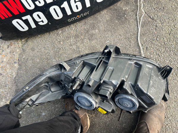 FORD MONDEO 2018 MK5 Driver side  HEADLIGHT

    DS73-13W029-BE

  scratch can be polished off

Hole on top of the headlight where camera/alam was placed 

please observe all pictures